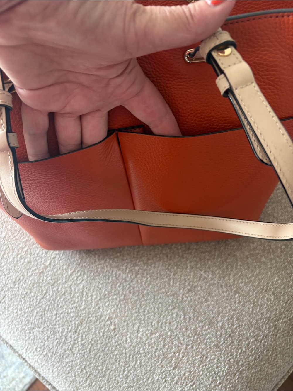 Michael Kors Orange Pebbled Leather shoulder bag with Cream Handles - Picture 5 of 11